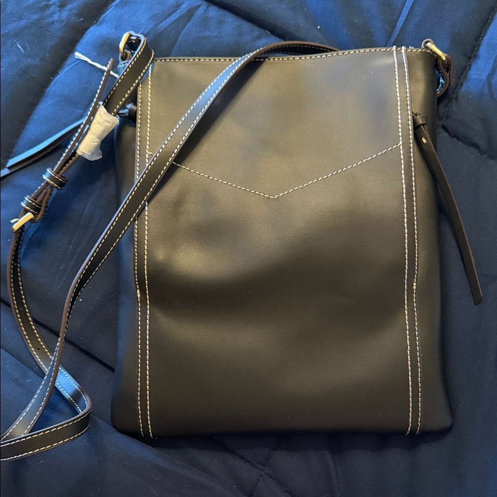 G.I.L.I. Black Crossbody Bag